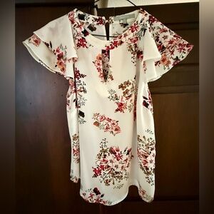 Beautiful Sweet Rain Cream and Pink Flutter Sleeve Blouse 🩷